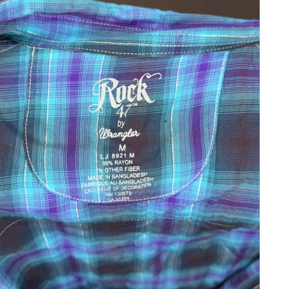Wrangler Rock 47 Western Shirt Womens M Blue Purple Plaid Rhinestone Snaps - Picture 2 of 6